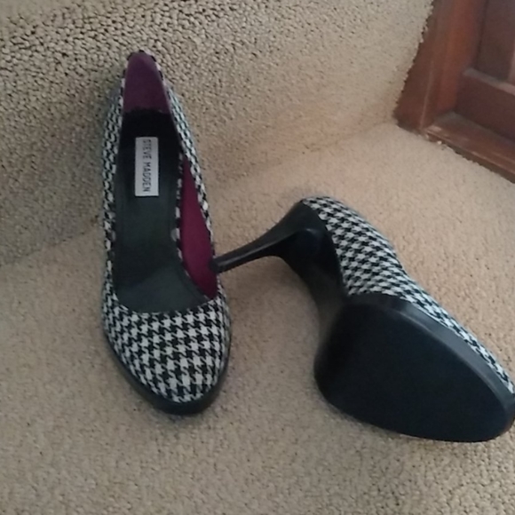 Steve Madden Black/White 4.5" Heals SZ 8.5 M - Picture 2 of 6